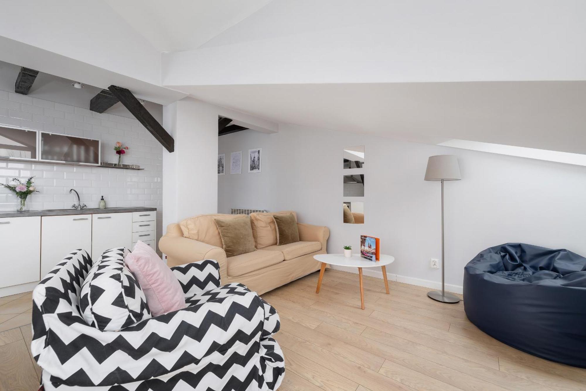 Appartement With 2 Bedrooms And Desks In The Center Of Cracow By Renters Krakau