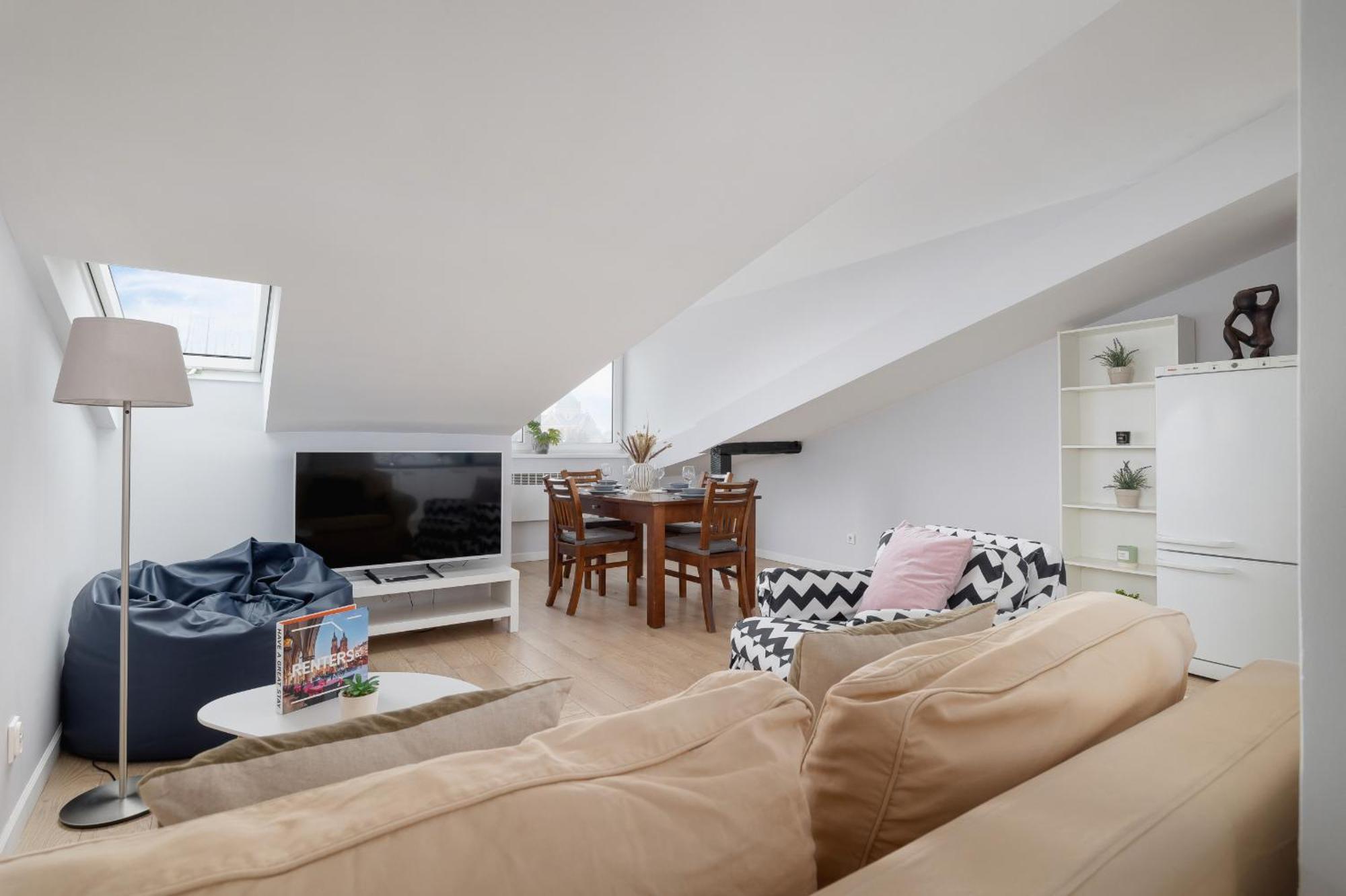 With 2 Bedrooms And Desks In The Center Of Cracow By Renters Appartement *