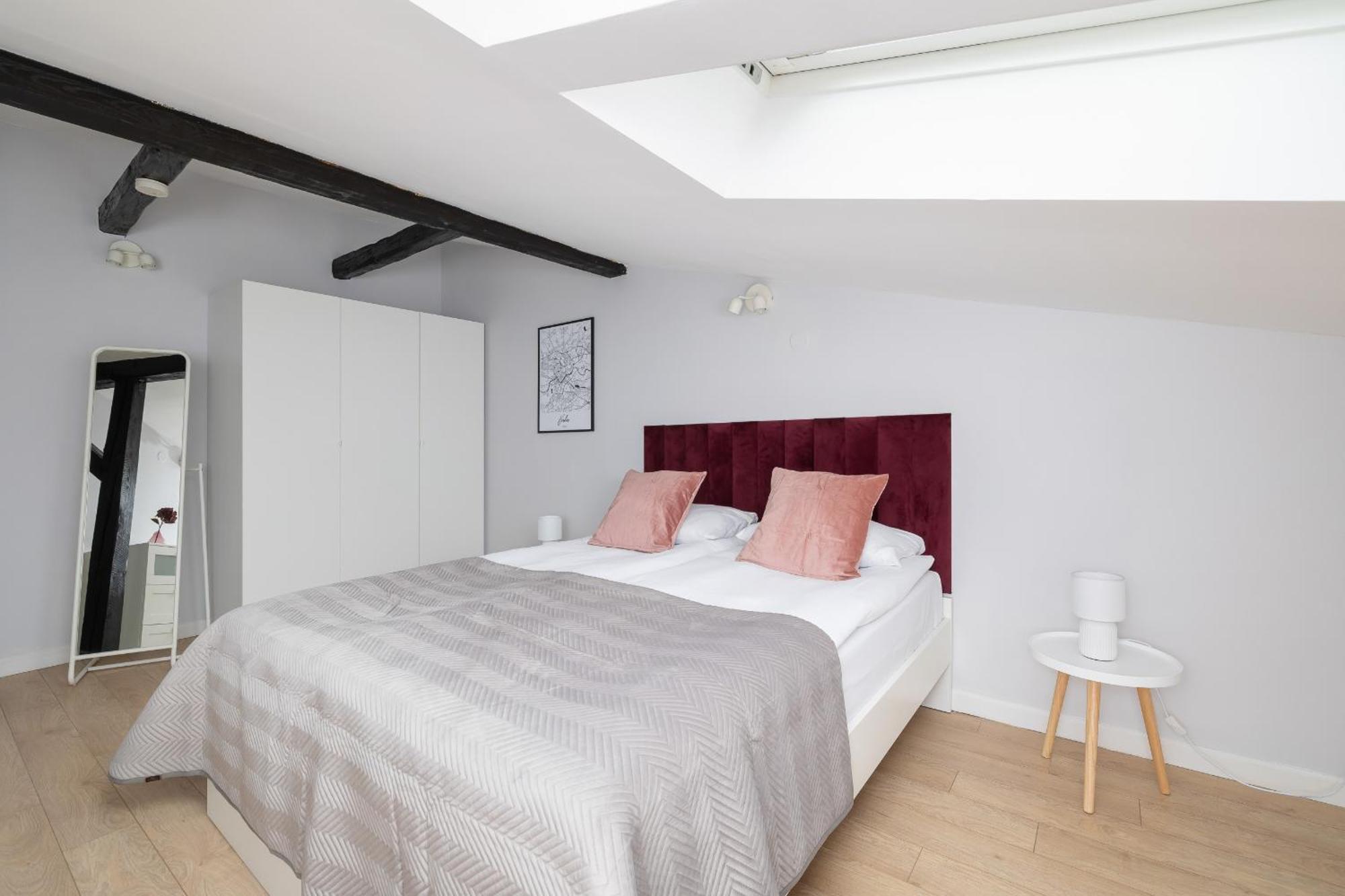 With 2 Bedrooms And Desks In The Center Of Cracow By Renters Krakau