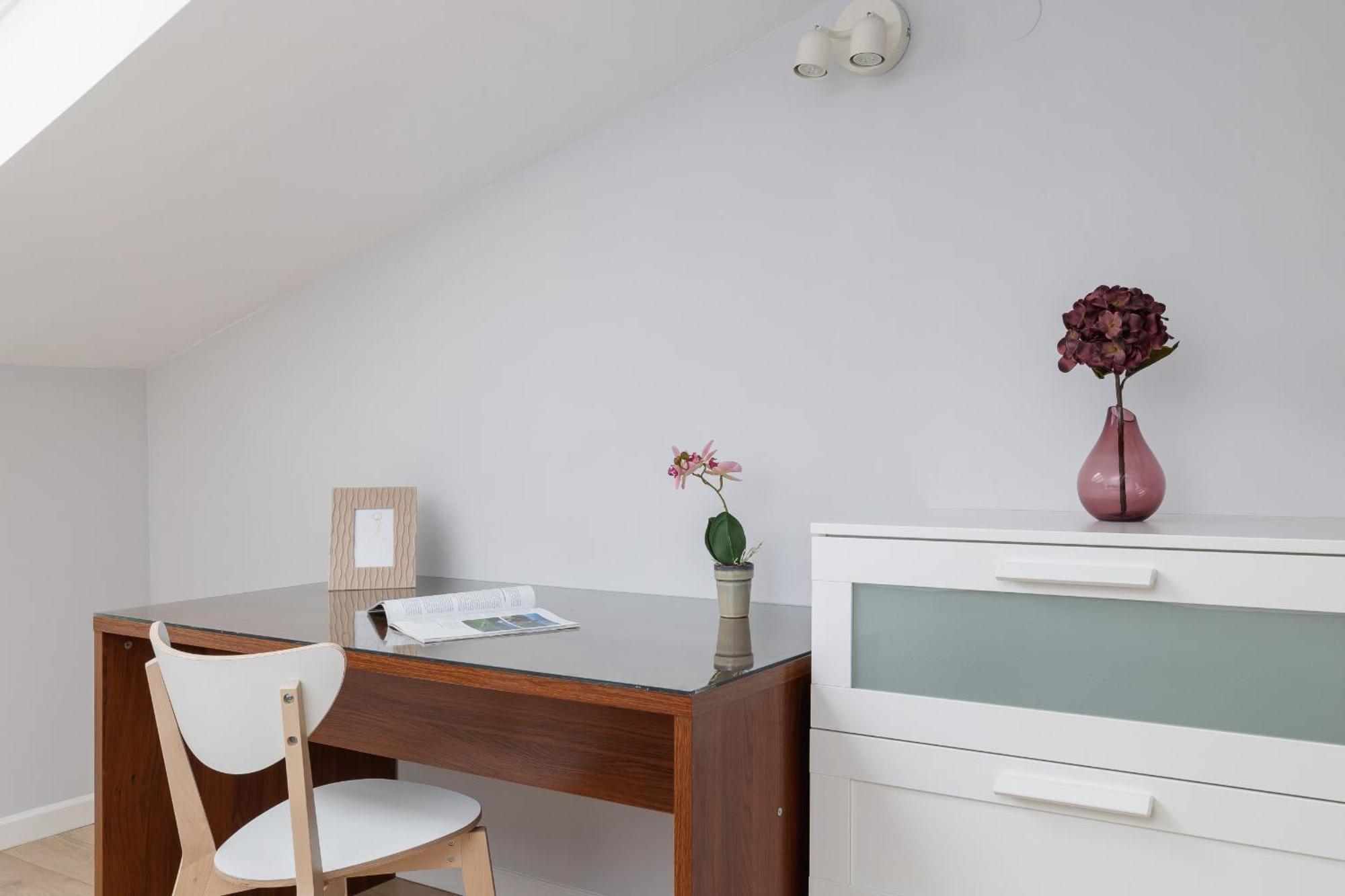 With 2 Bedrooms And Desks In The Center Of Cracow By Renters Appartement *